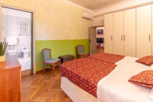 Paolo and Carlotta's Home - large and central apartment between two nice parks