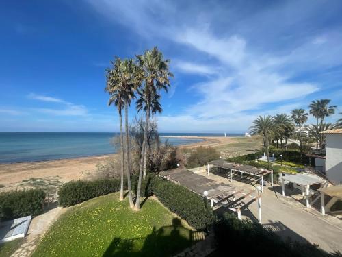 Luxury beachfront - 4 double rooms 3 bathrooms