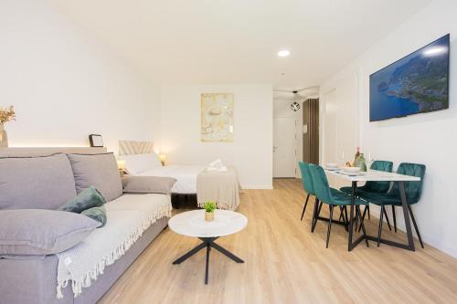 LXR Beachfront Bliss PYR