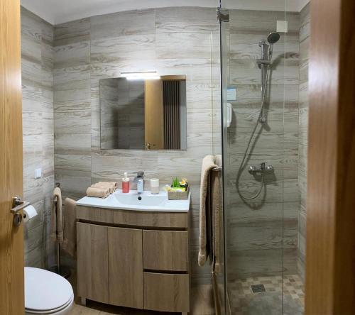 2-bedroom apartment in Albufeira, 10 minutes from the beach, with pool