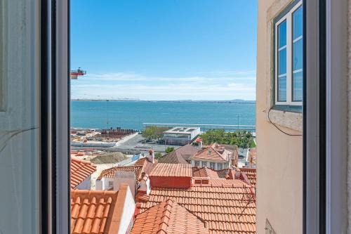 Alfama Riverlight