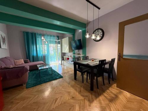 One Bedroom Apartment Sleeps 2 - Private Garden
