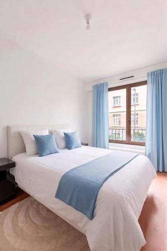 Spacious 3BR - Sleeps 10 - Trocadero