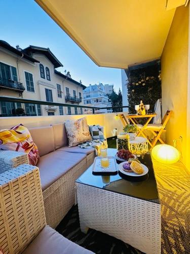 Studio Palais des Arts terrasse cosy parking prive 150m plage clim wifi