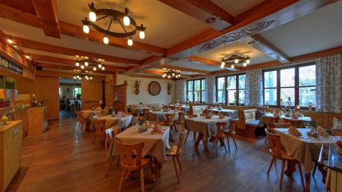 Afbeelding uit fotogalerij van Hotel Gasthof Groß in Bergkirchen