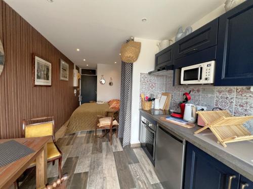 Studio rénové avec clim et wifi au port de l'Aiguillon pour 2