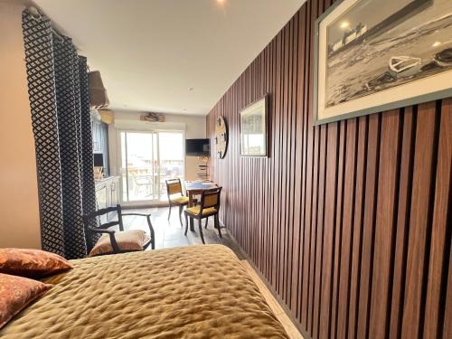 Studio rénové avec clim et wifi au port de l'Aiguillon pour 2