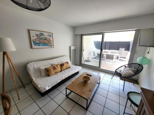 T2 Rénové avec Terrasse à 200m de la Plage, Proche Commerces - Les Sables-d'Olonne