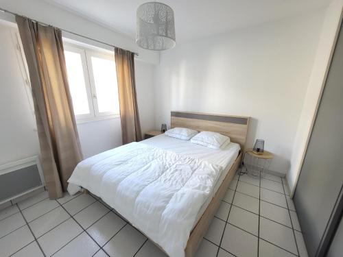 T2 Rénové avec Terrasse à 200m de la Plage, Proche Commerces - Les Sables-d'Olonne