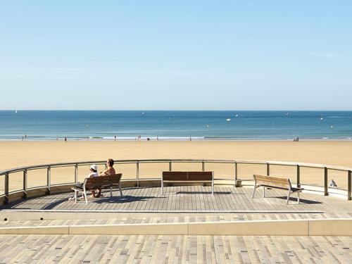 T2 Rénové avec Terrasse à 200m de la Plage, Proche Commerces - Les Sables-d'Olonne