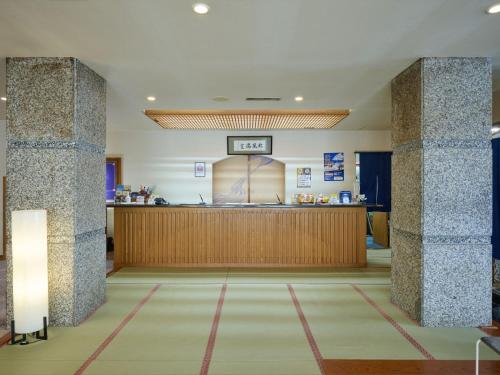 a view of the lobby of a waiting room at Oyado Kiyomizuya in Noboribetsu
