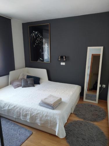 Apartment Issa -1min from the beach,free parking