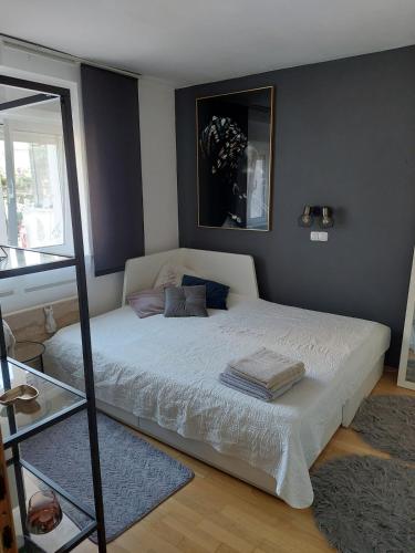Apartment Issa -1min from the beach,free parking