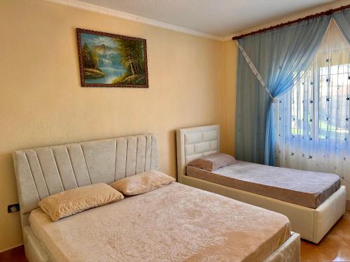 Double and Triple Rooms With Lake View