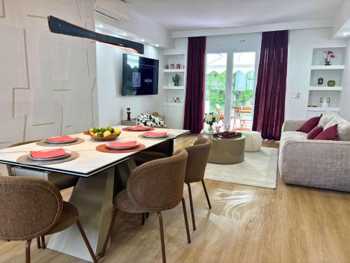Barbara Apartment by the beach 2Bed 2Baths