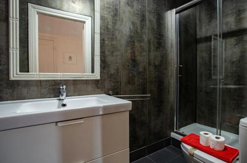 Large family flat in Campo de Ourique