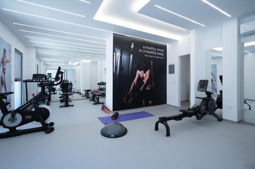 THE EDGE Luxurious Penthouse Shared Gym