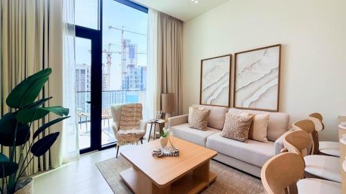 Premium Stay Binghatti Phantom 1BR with Private Pool