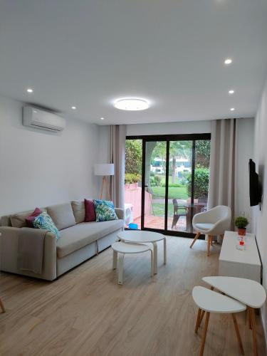 Luxury Apartment in Puerto Banus Free Parking, 100m to Beach & Marina