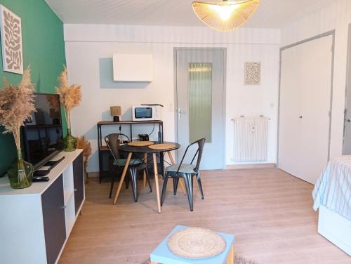 Bel appartement, climatisation, internet, terrasse