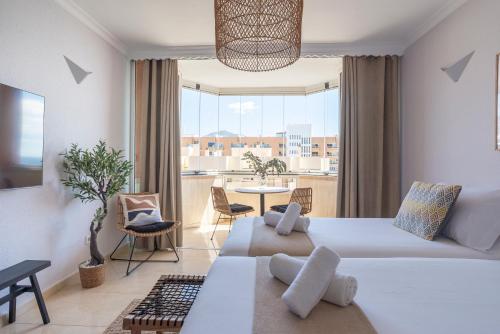 Las Palmeras - Beachfront Studio with Balcony in Central Fuengirola