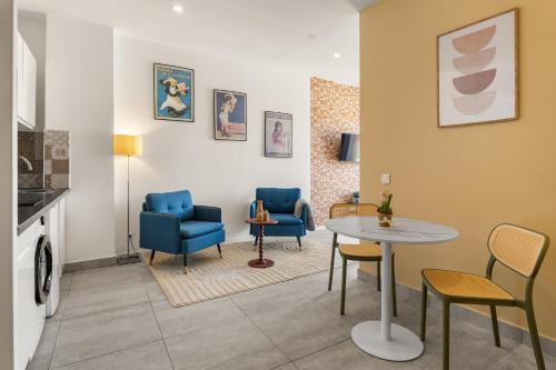 Nice Renting - RISSO - Cocoon Design Massena Paillon Balcony View & Lift