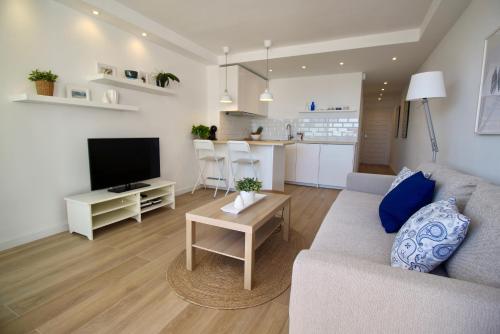 Lovely 1 bed apt Marbella Town Sea Views - RDR546