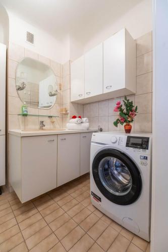 Spacious Smart Home Vienna