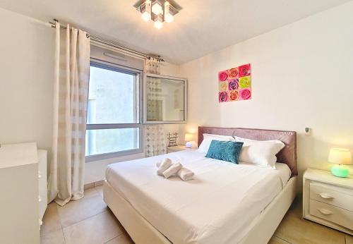 Nestor&Jeeves - CASA GAMBETTA - Close sea