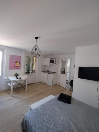 BudgetBnb 34, Toulon sympathique studio a 2 pas de l'opéra