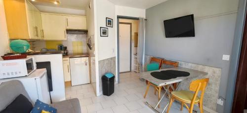 Nice appartment wbalcony Port Fréjus