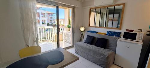 Nice appartment wbalcony Port Fréjus