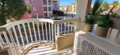 Nice appartment wbalcony Port Fréjus