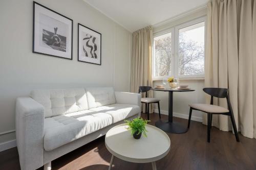 Cozy & Modern Studio Close to the City Center by Noclegi Renters