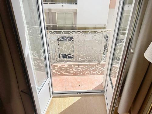 Sea View 2BR 2BA - 4 min Palais - Ideal Cannes Film Festival Stay photo 20