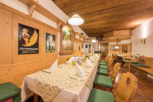 Gallery image of Hotel Gasthof Bräuwirth in Bergheim