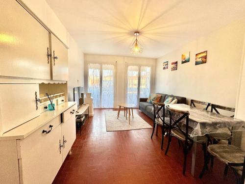 Appartement T2 avec balcon, résidence arborée, parking