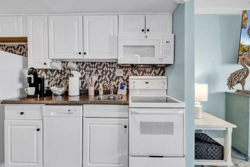 Ocean View 1BR King Suite wBalcony on the Beach photo 92
