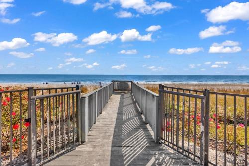 Ocean View 1BR King Suite wBalcony on the Beach photo 95