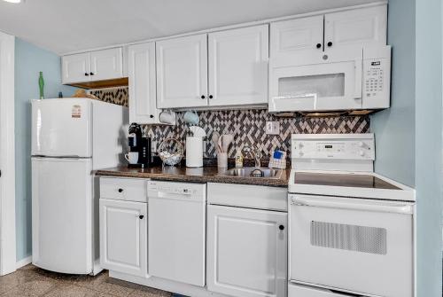 Ocean View 1BR King Suite wBalcony on the Beach photo 116