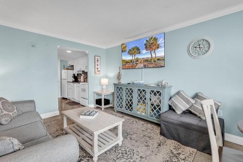 Ocean View 1BR King Suite wBalcony on the Beach photo 20