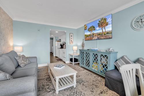 Ocean View 1BR King Suite wBalcony on the Beach photo 21