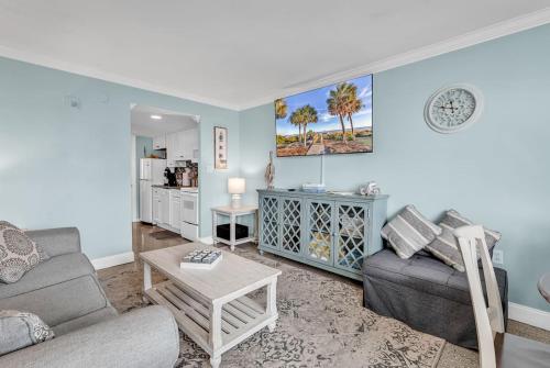 Ocean View 1BR King Suite wBalcony on the Beach photo 68