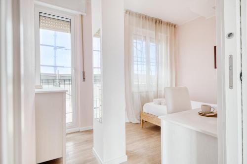 Top-floor Penthouse with panoramic terrace - 20 minutes from San Siro & Duomo