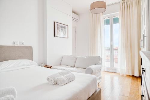 Top-floor Penthouse with panoramic terrace - 20 minutes from San Siro & Duomo
