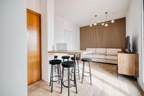 Top-floor Penthouse with panoramic terrace - 20 minutes from San Siro & Duomo