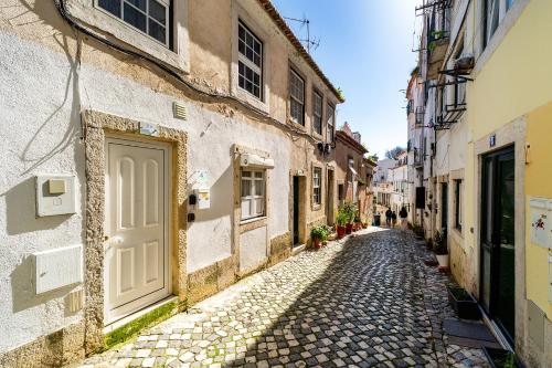 WHome Alfama Retreat Steps from Santa Luzia Viewpoint