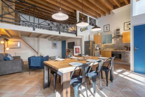 GuestReady - Bright and Modern Croix-Paquet Loft