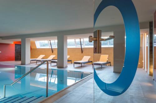 The swimming pool at or close to Hotel Krondlhof