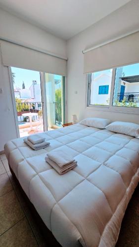 Foto Villa Alkioni 31 with Pool and Jacuzzi 2